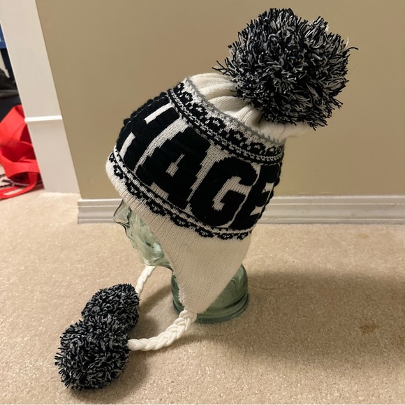 ⭐️ Robin Ruth Touque - Picture 6 of 8